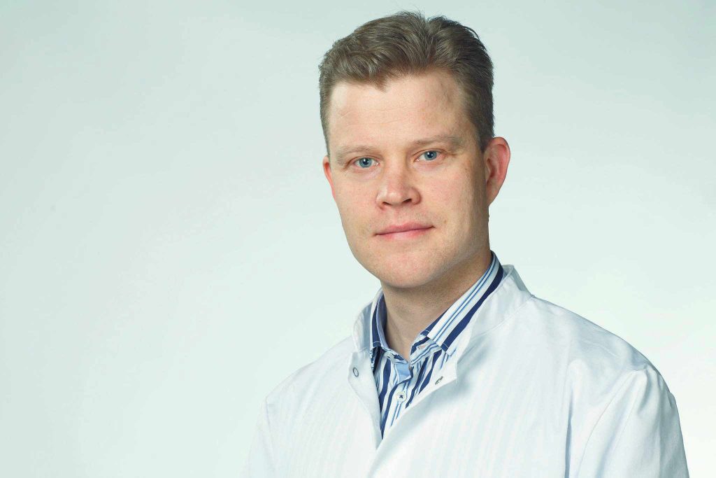 Lasse Lempainen ortopedian erikoislääkäri urheiluortopedian dosentti
